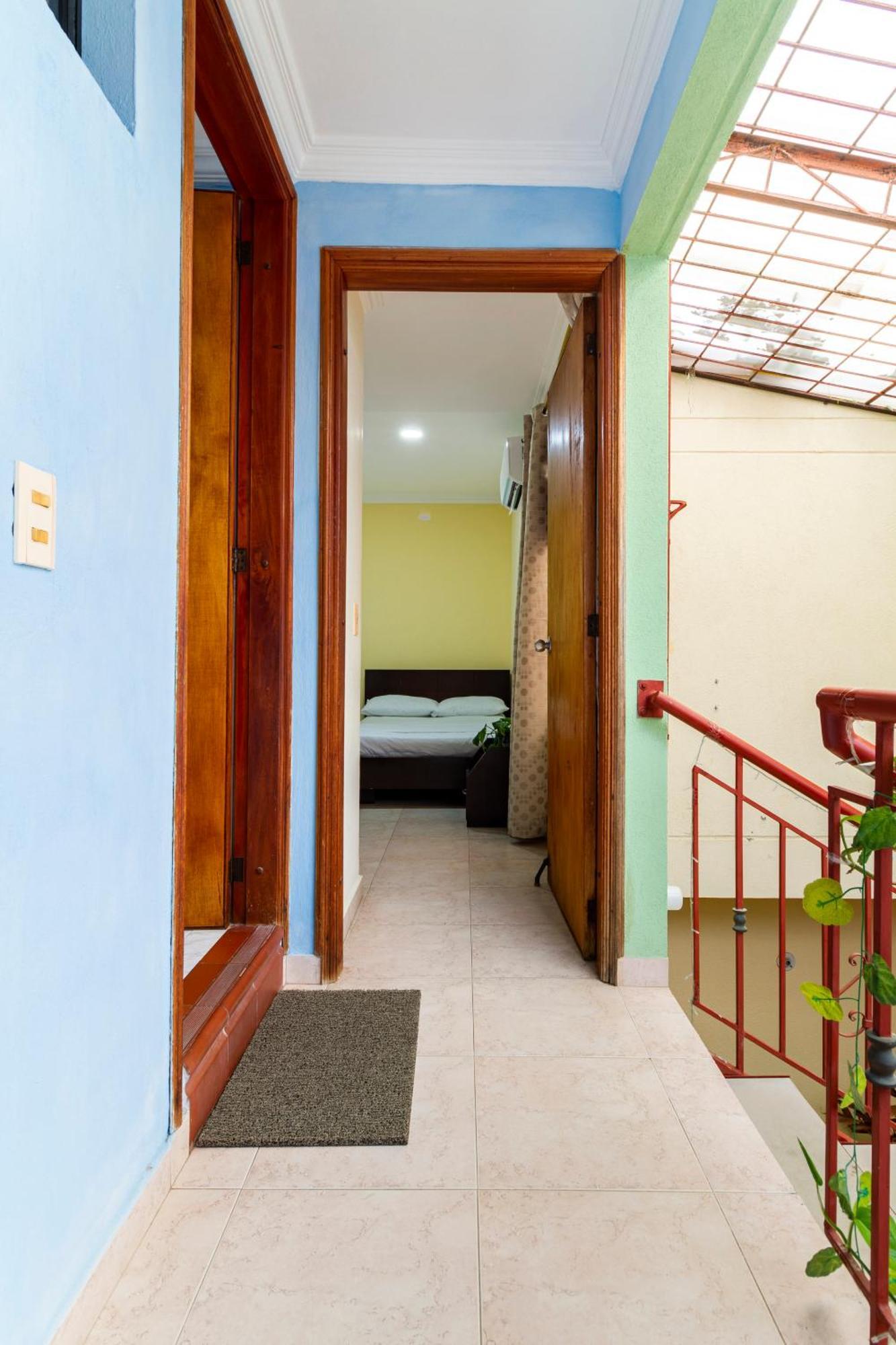 Hostal Cartagonova - Habitaciones Privadas Y Amplias Cerca A Zonas Turisticas Cartagena Exterior photo